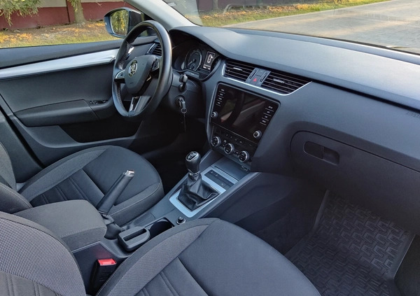 Skoda Octavia cena 59900 przebieg: 108000, rok produkcji 2018 z Nieszawa małe 67